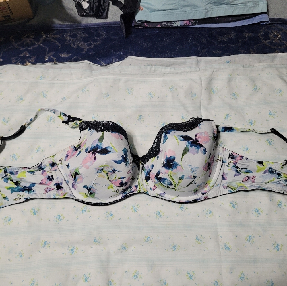Cacique Lightly Lined Balconette 42DD